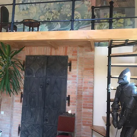 Red Tower بالانغا