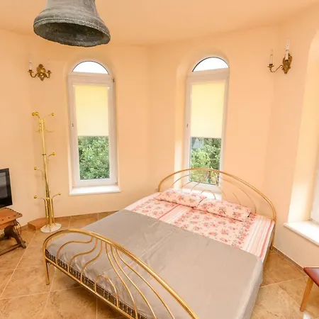 Red Tower Apartament *