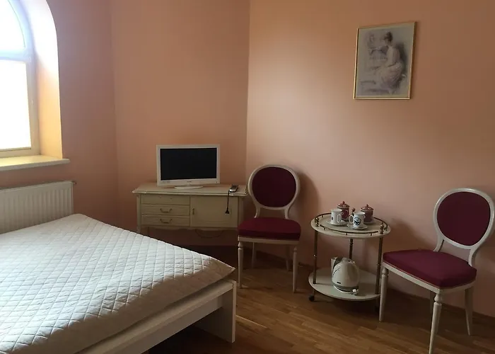 Red Tower アパート *