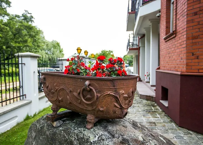 アパート Red Tower パランガ