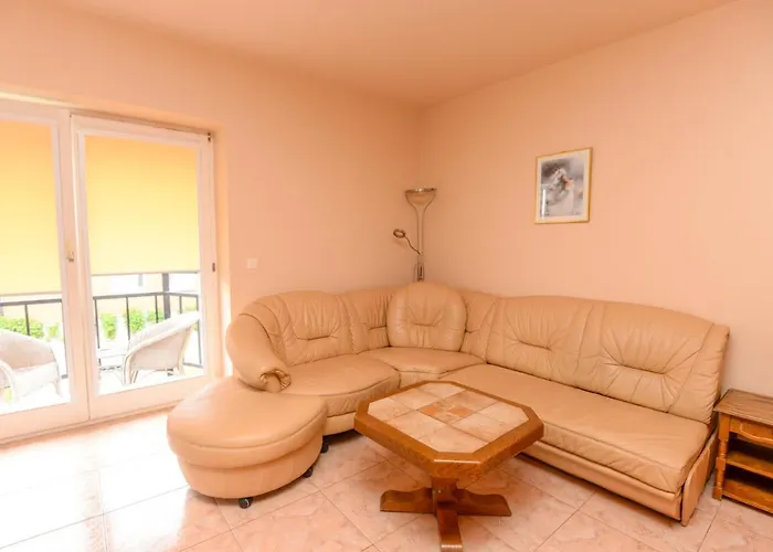 アパート Red Tower パランガ